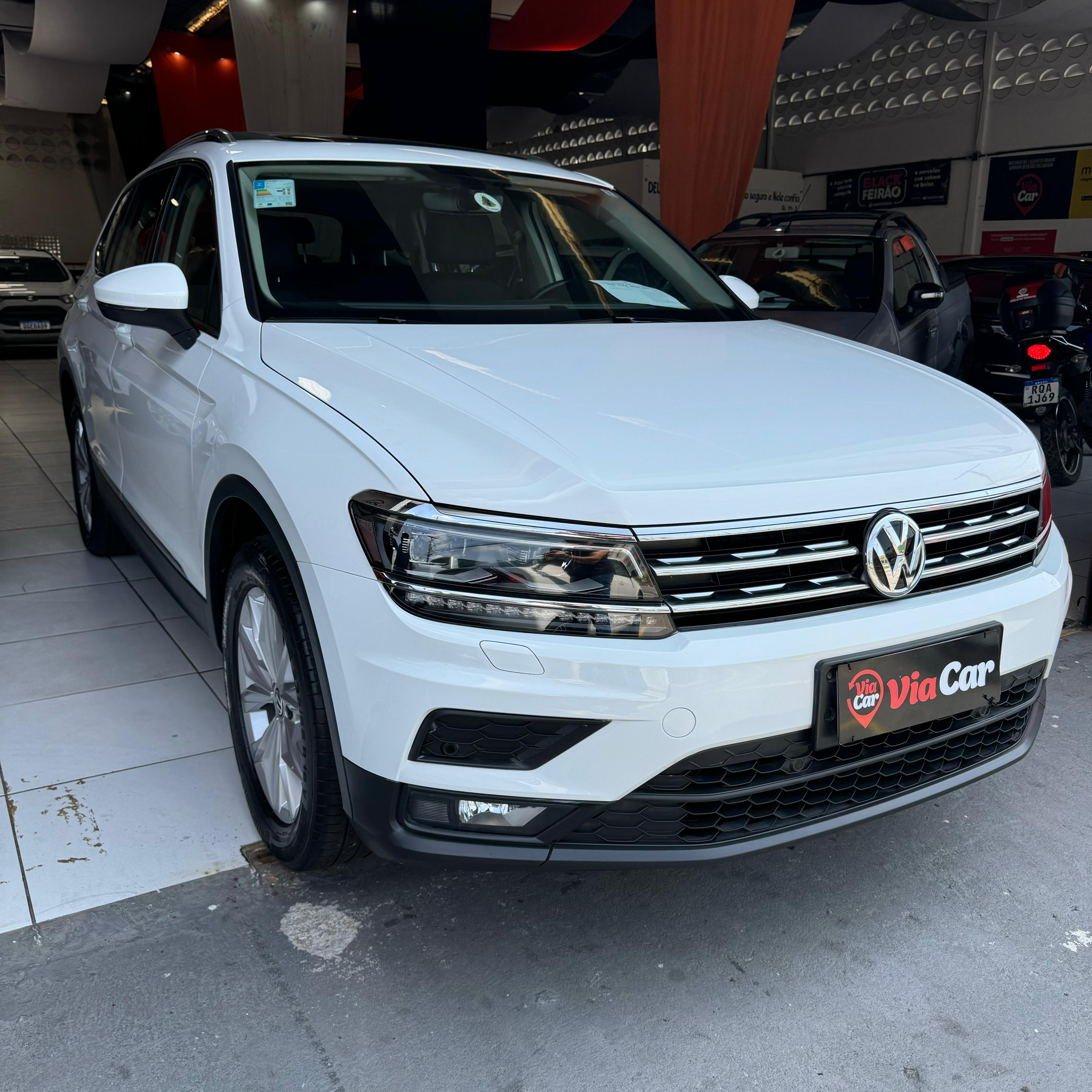 VOLKSWAGEN         TIGUAN