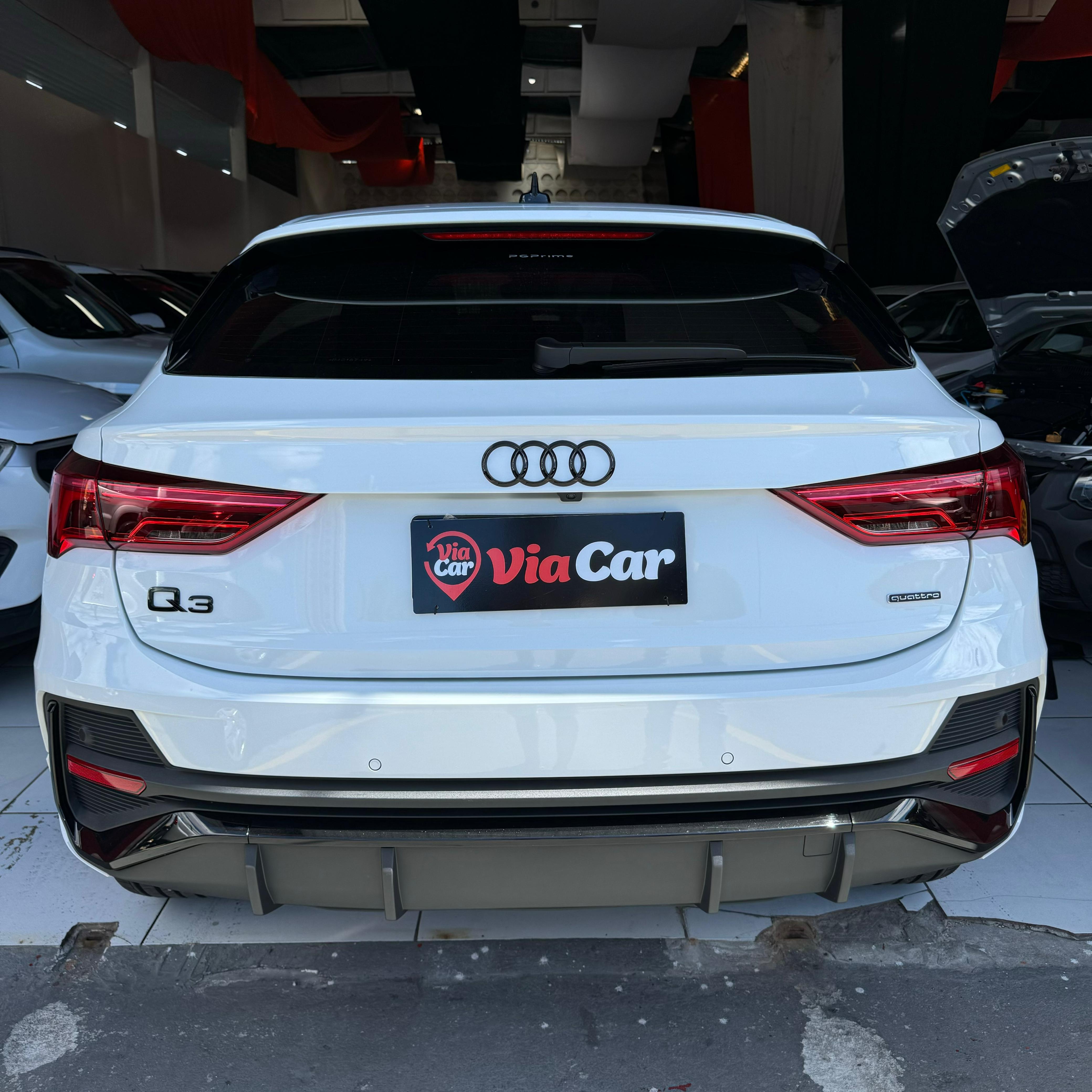 AUDI         Q3