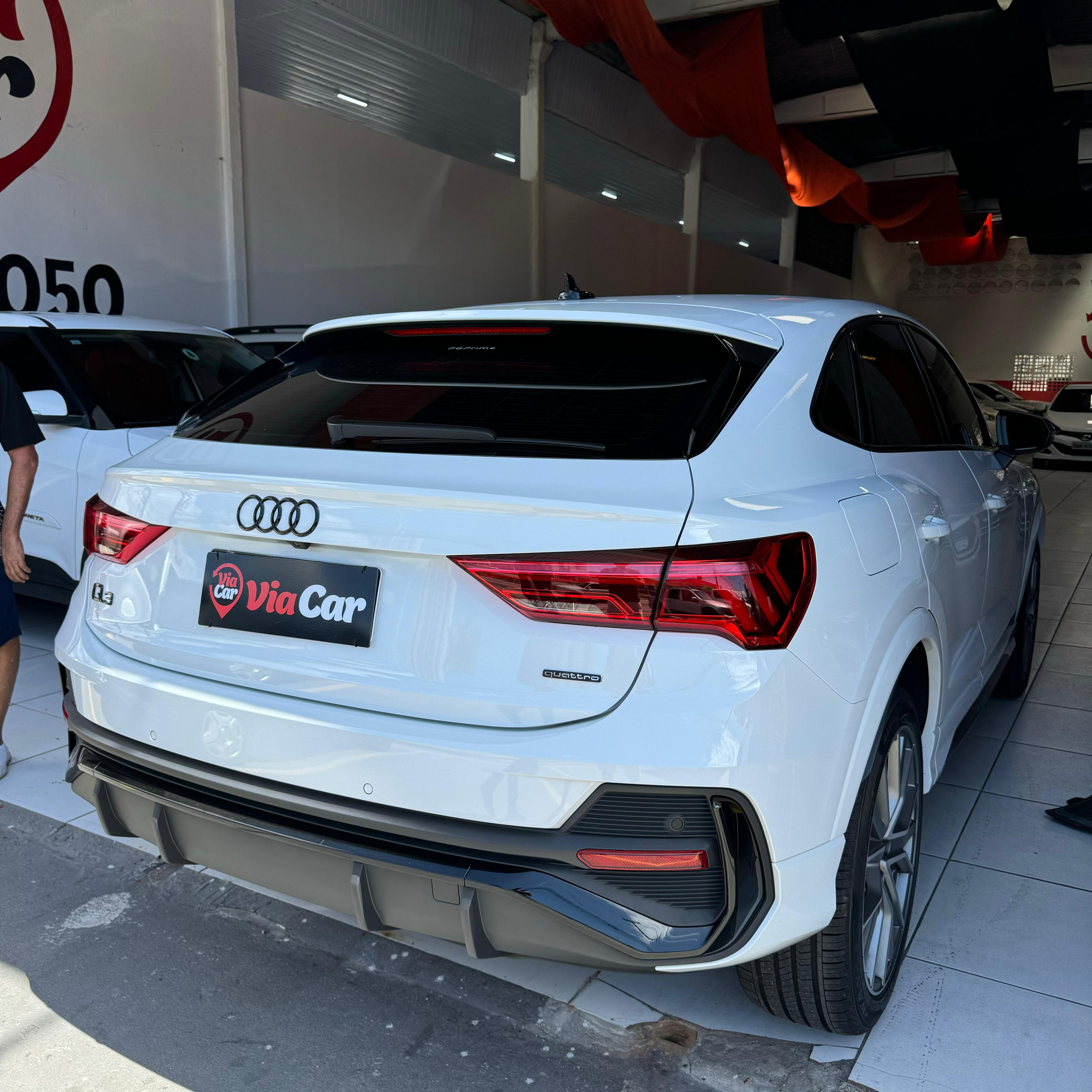 AUDI         Q3