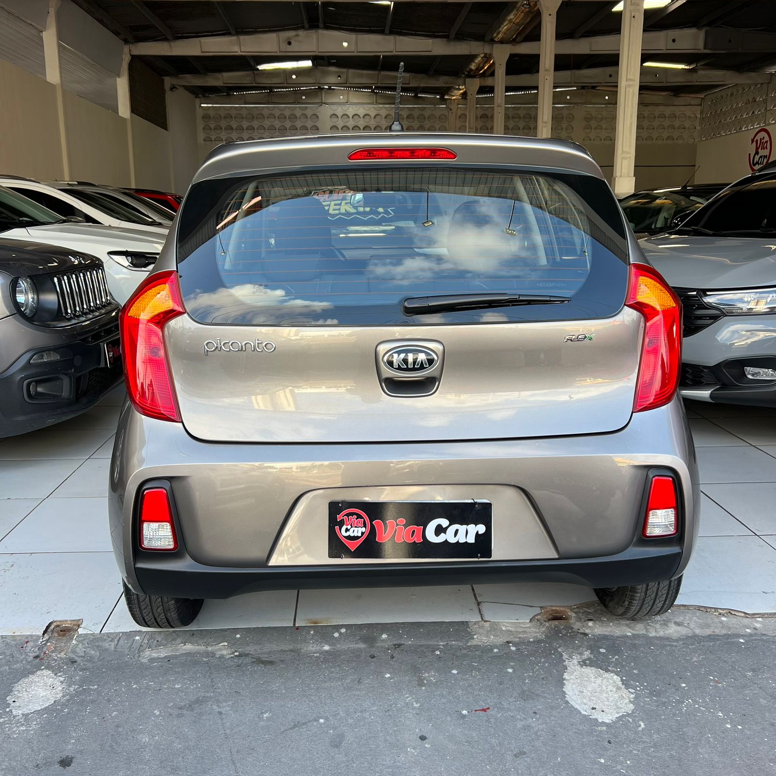 KIA         PICANTO