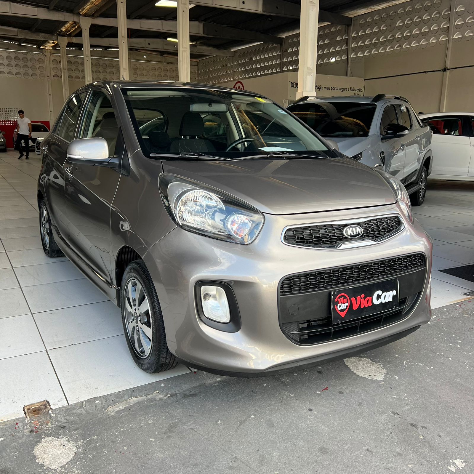 KIA         PICANTO