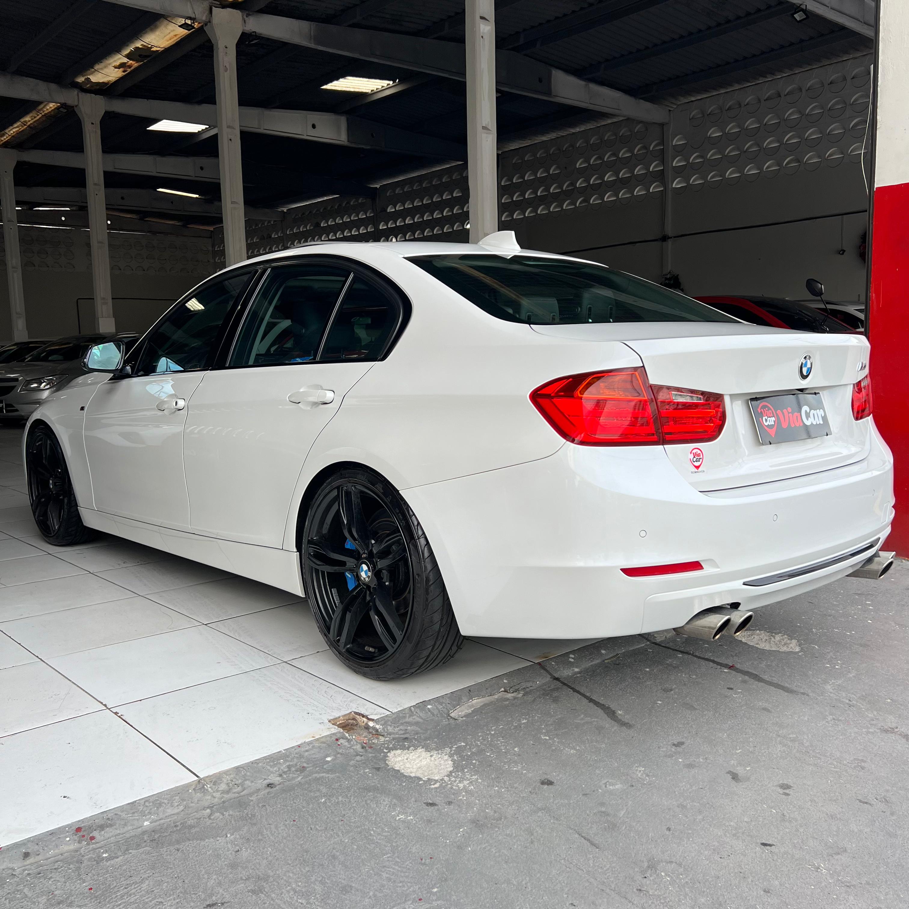 BMW         328i