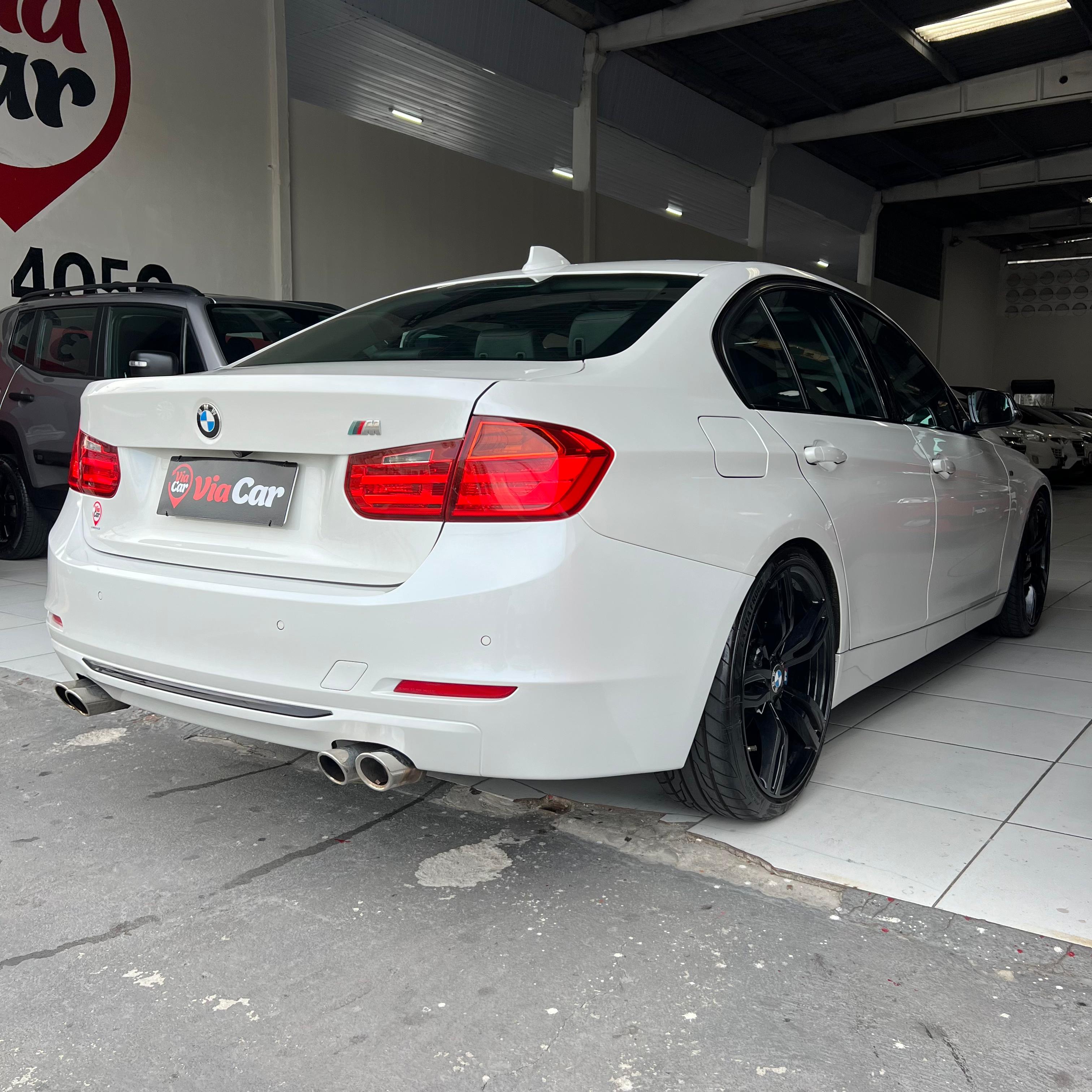 BMW         328i