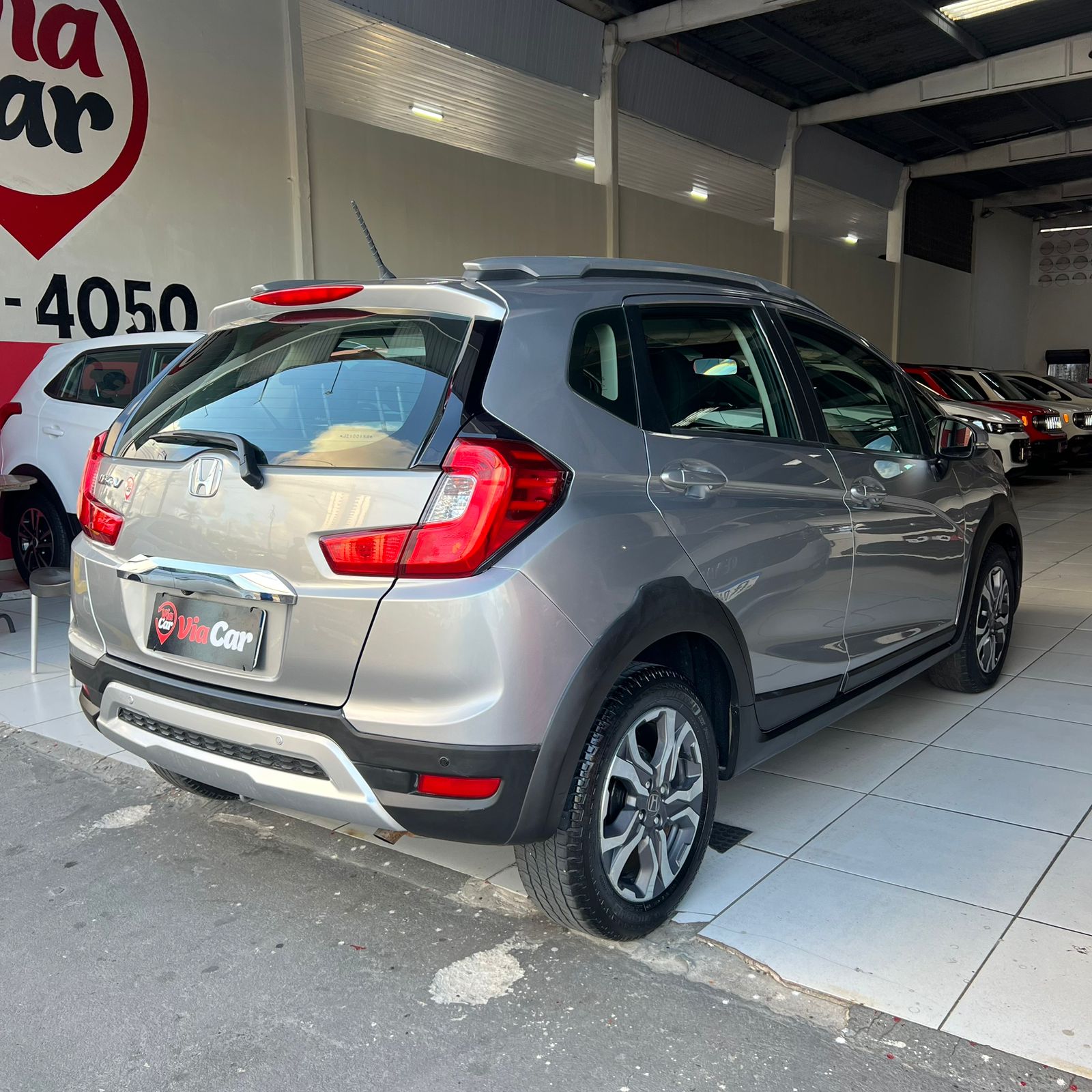 HONDA         WR-V