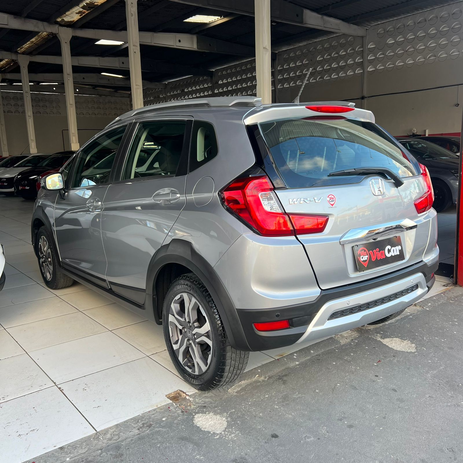 HONDA         WR-V