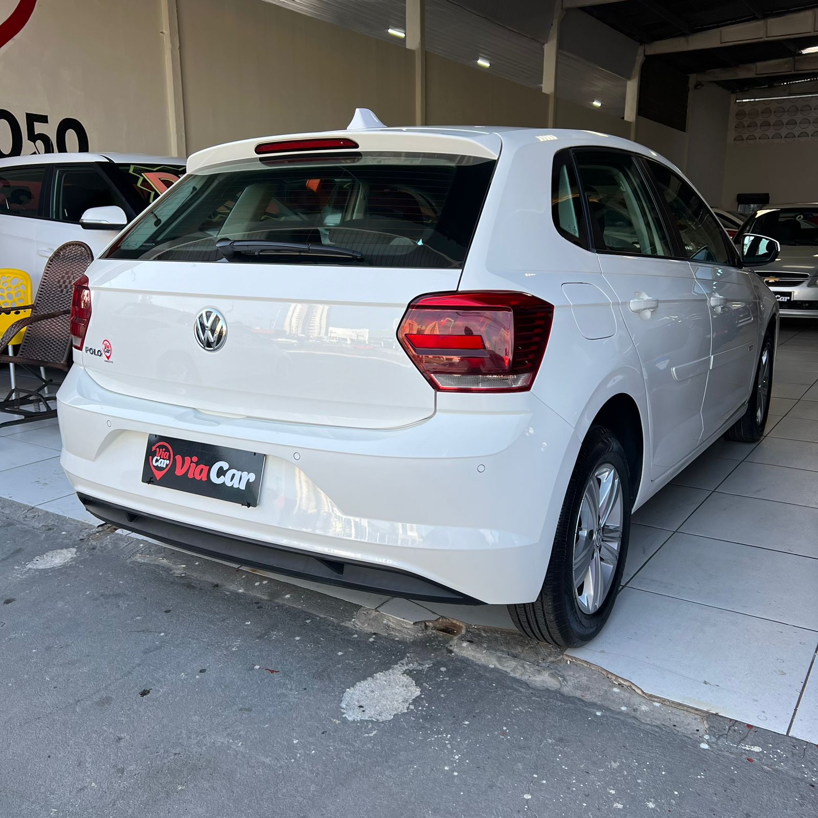 VOLKSWAGEN         POLO