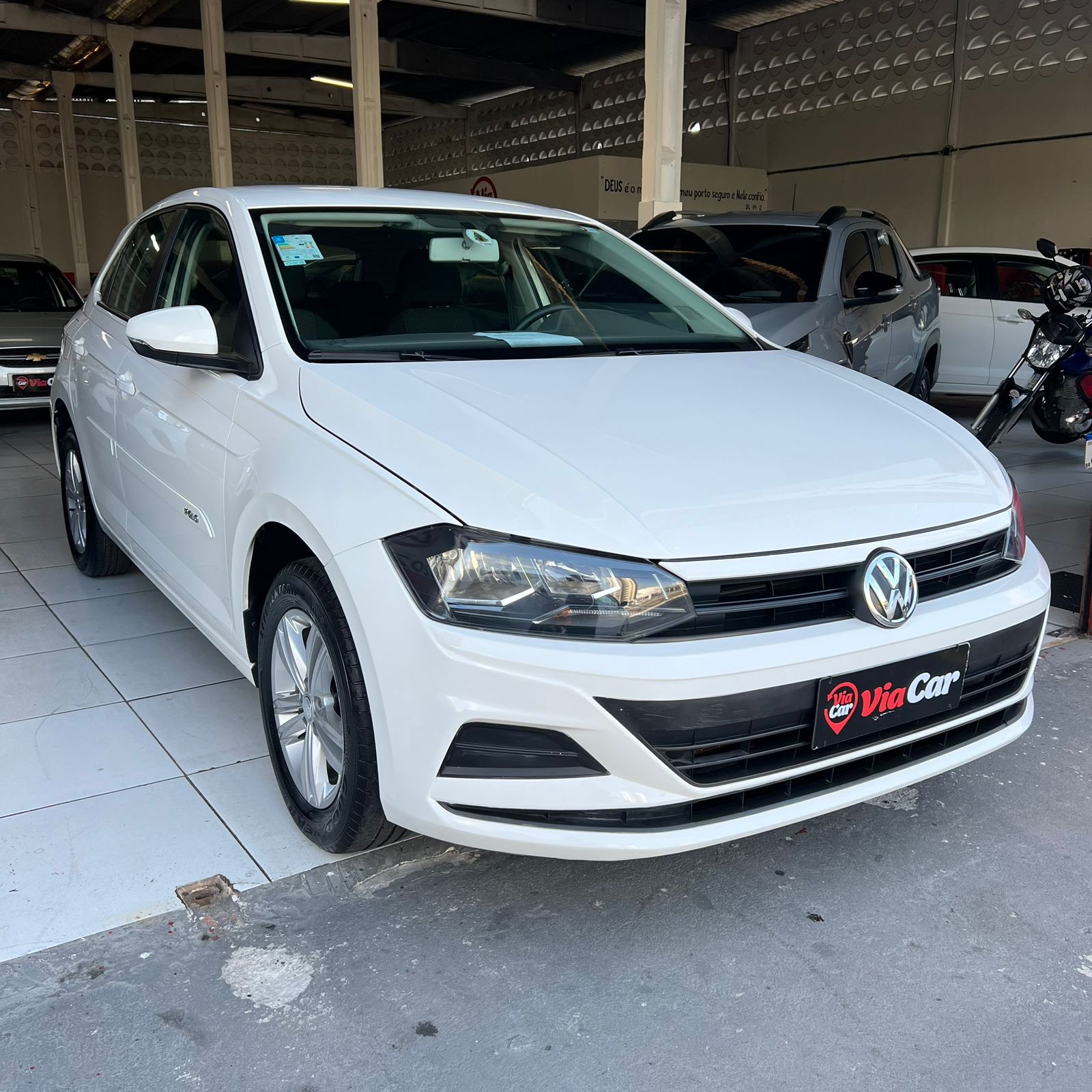 VOLKSWAGEN         POLO