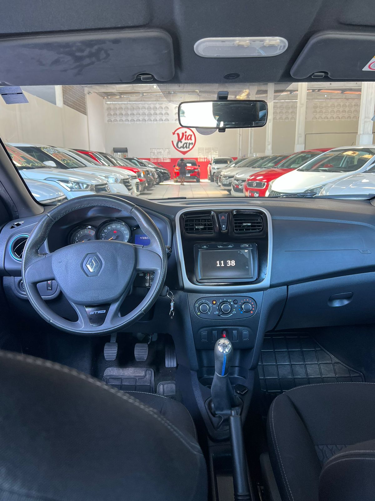 RENAULT         SANDERO