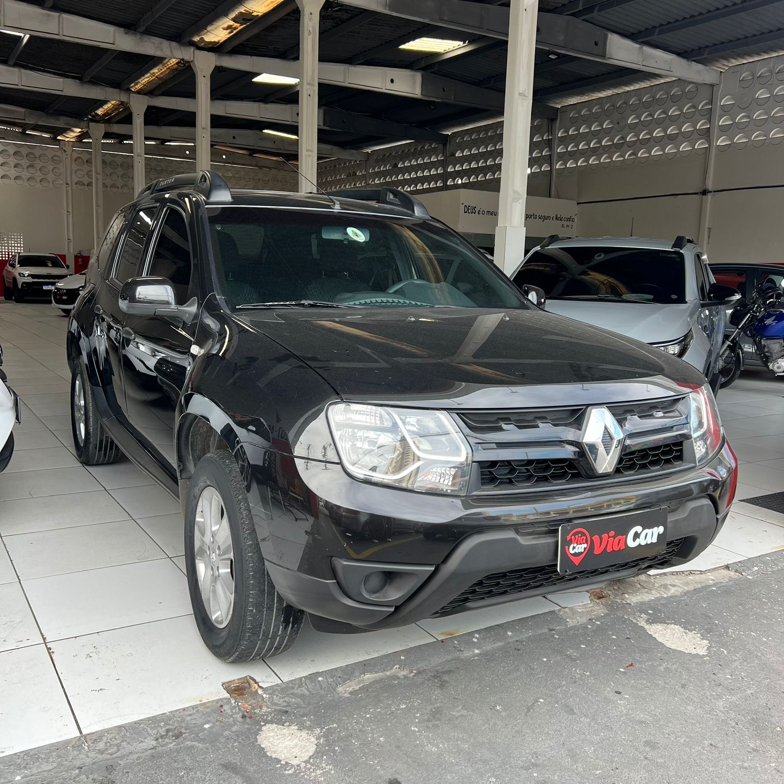 RENAULT         DUSTER