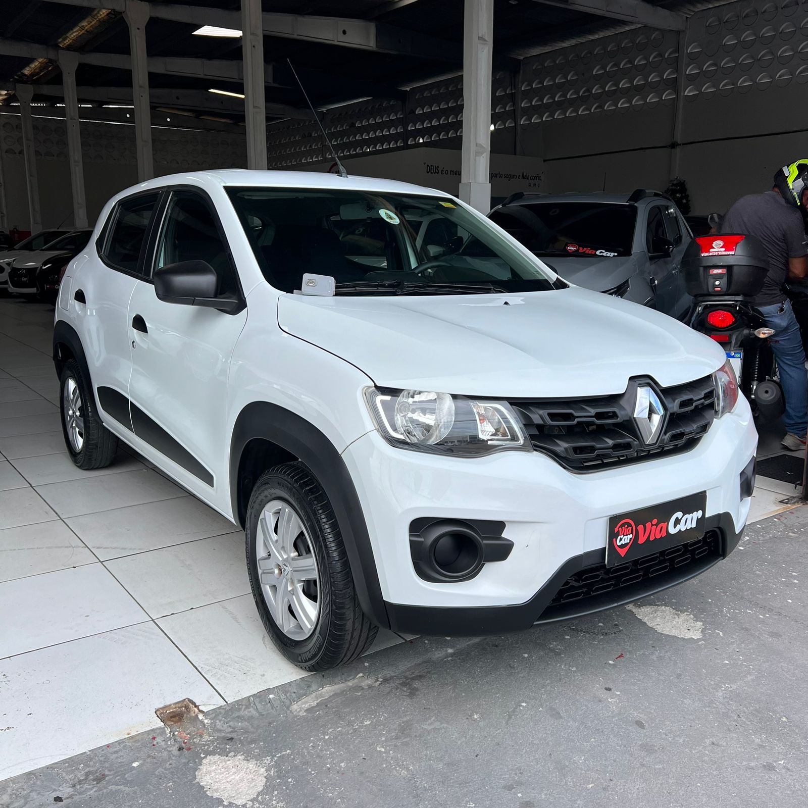 RENAULT         KWID